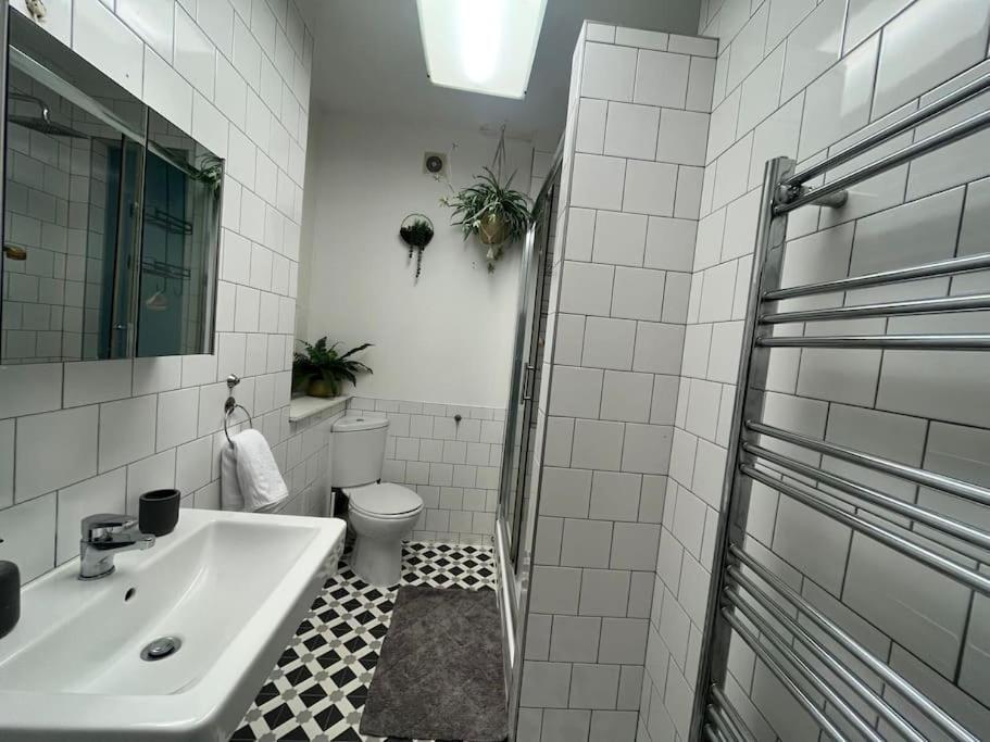 Modern Studio In Barbican Ec1 - Blue - F4 لندن المظهر الخارجي الصورة